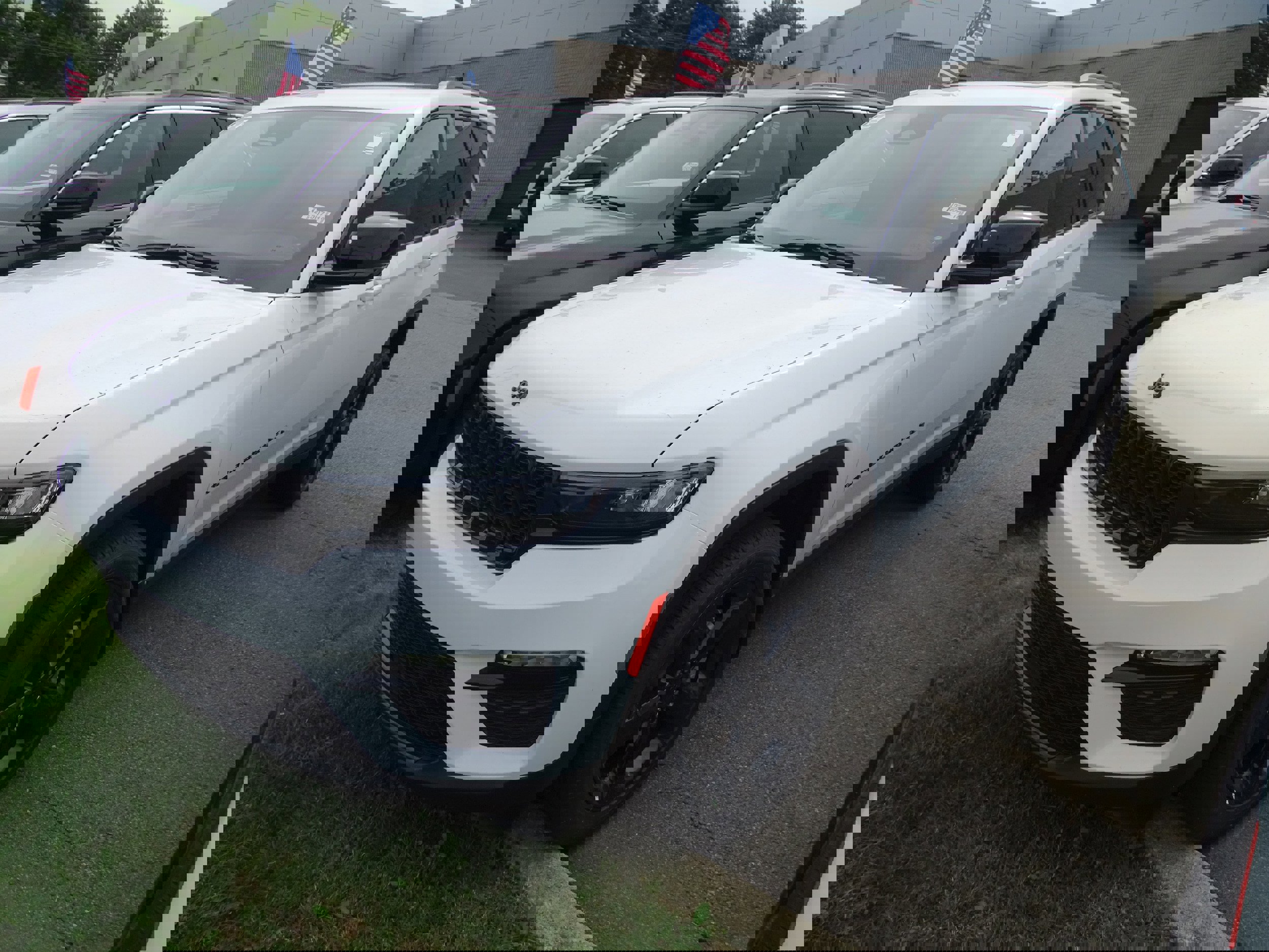 New 2025 Jeep Grand Cherokee Limited image 1