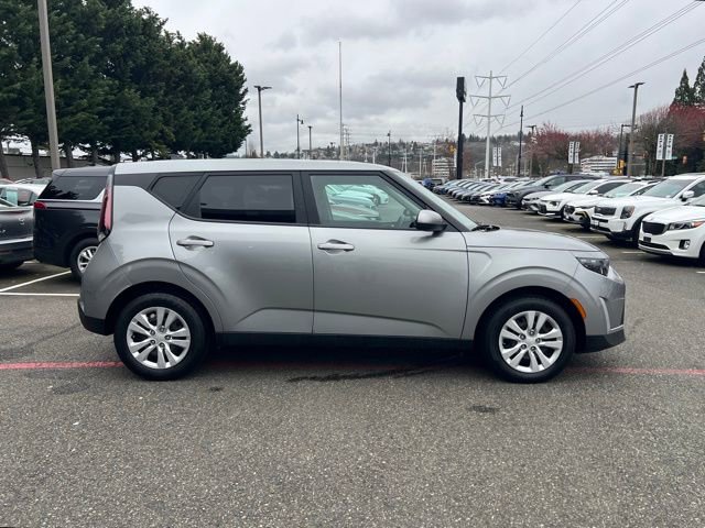 Used 2023 Kia Soul LX FWD image 4