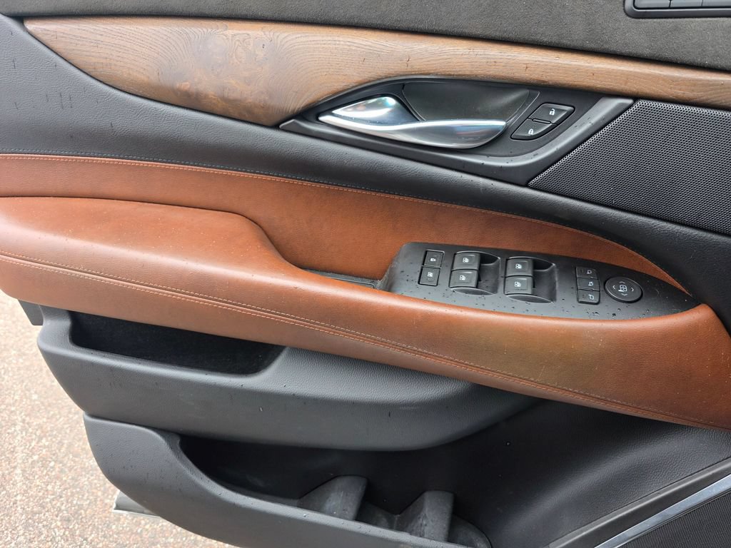 Used 2018 Cadillac Escalade Premium Luxury AWD/4WD image 23