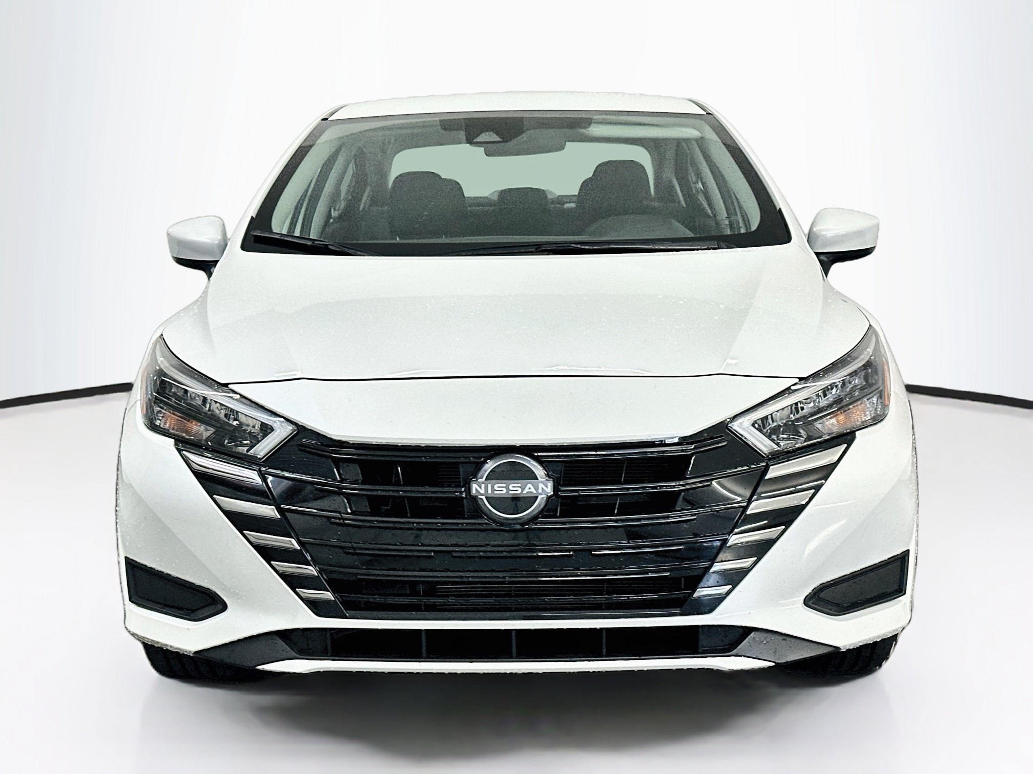Used 2025 Nissan Versa SV FWD image 2