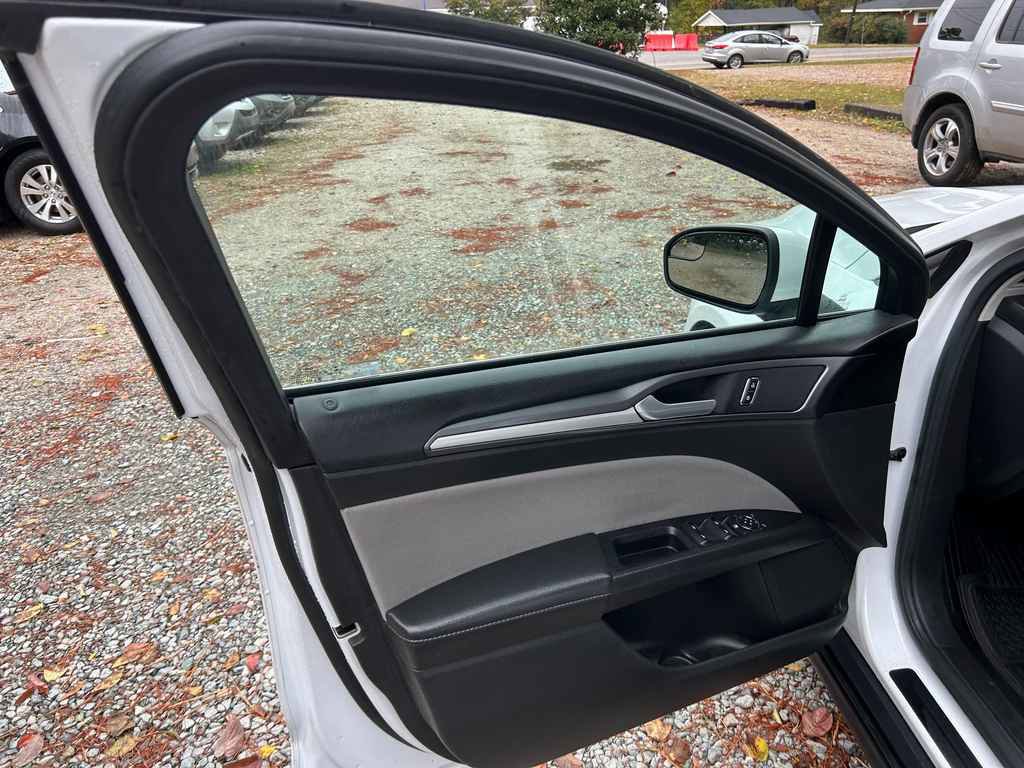 Used 2016 Ford Fusion S image 7