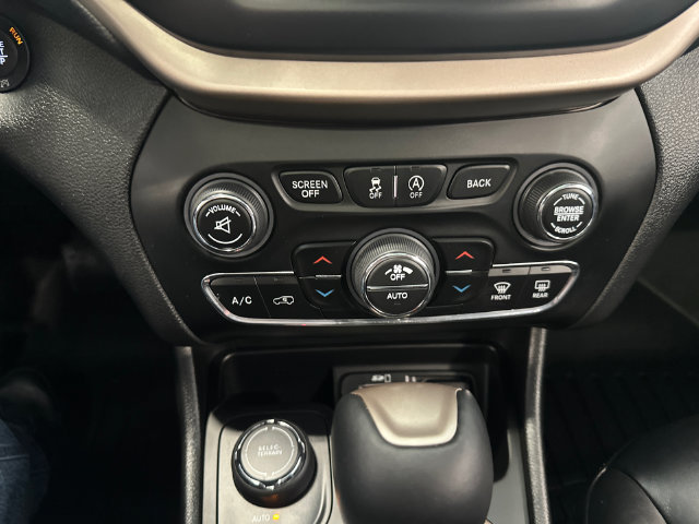 Used 2017 Jeep Cherokee Limited AWD/4WD image 19