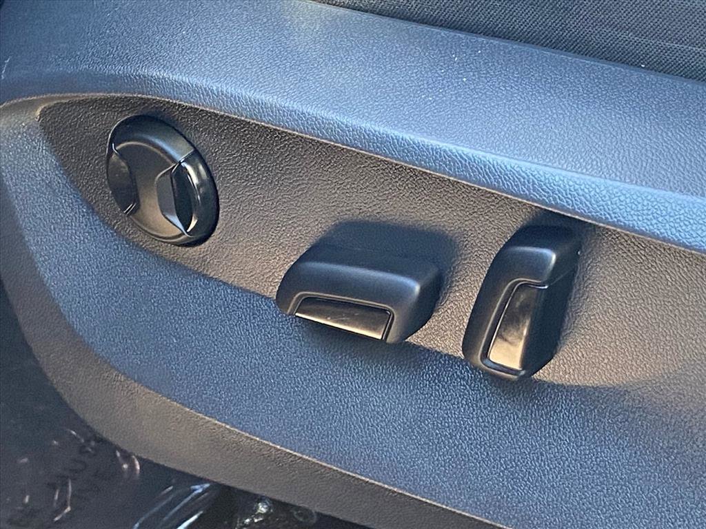 Certified 2022 Volkswagen Tiguan SE image 13