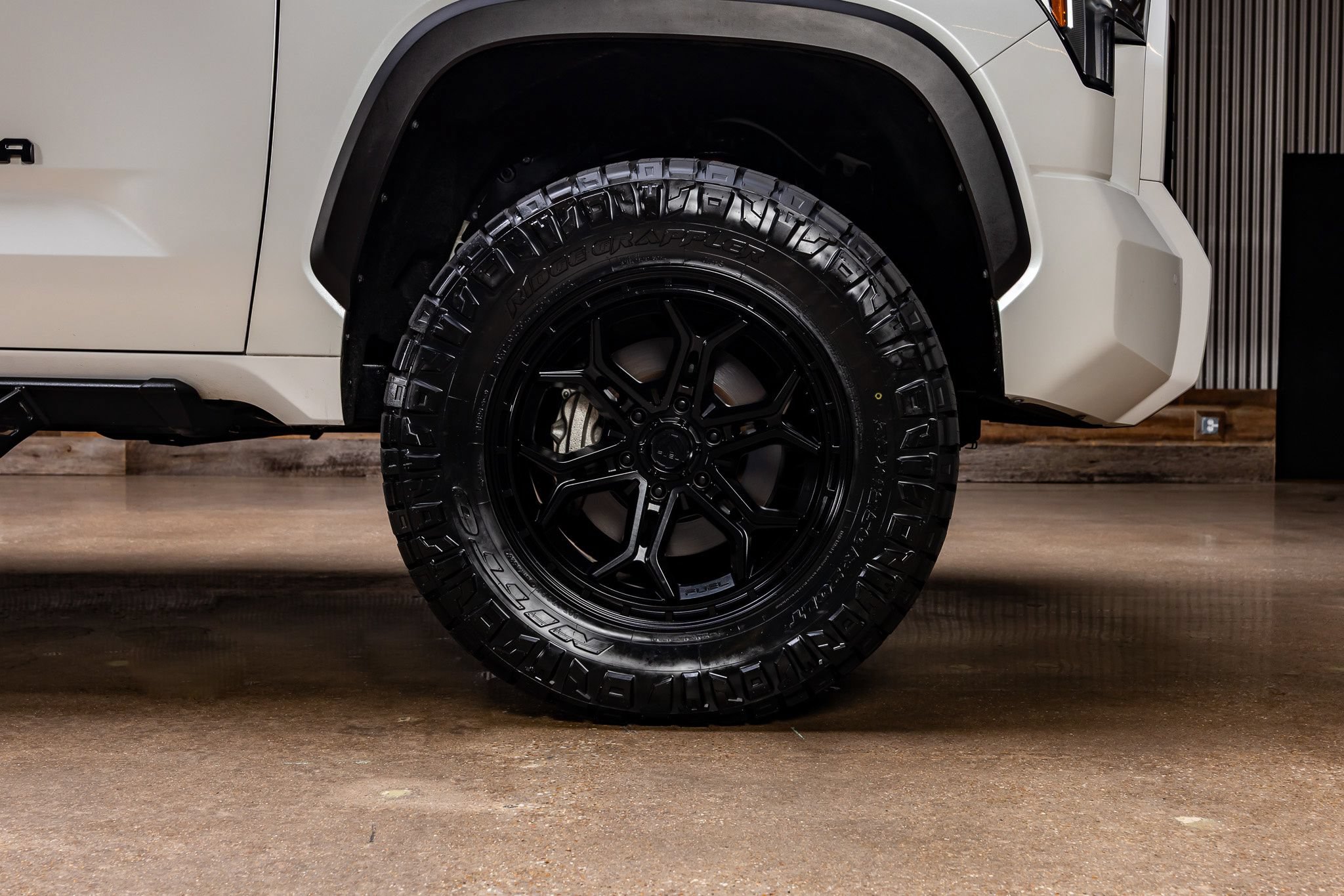 Used 2024 Toyota Tundra Limited AWD/4WD image 12