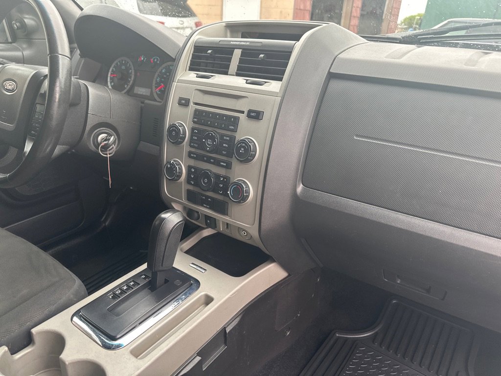 Used 2010 Ford Escape XLT FWD image 8