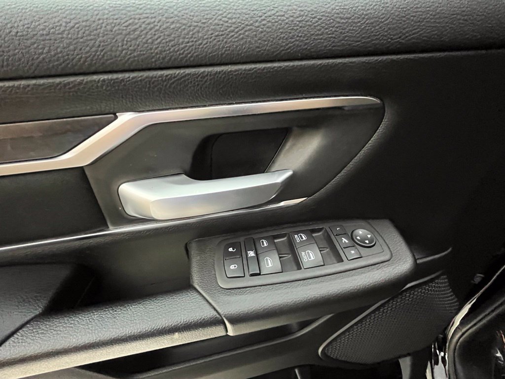 Used 2024 RAM 1500 Big Horn AWD/4WD image 32