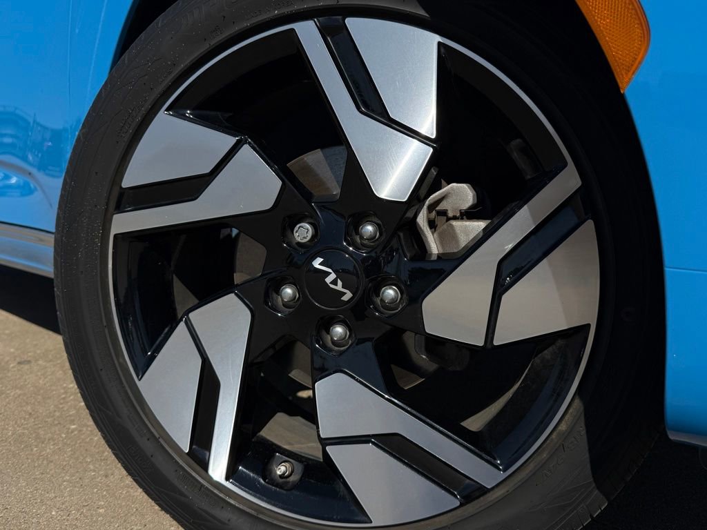 Used 2023 Kia Soul GT-Line image 11