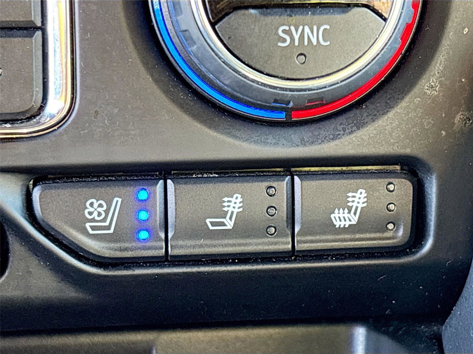 Used 2023 Chevrolet Suburban Premier image 23