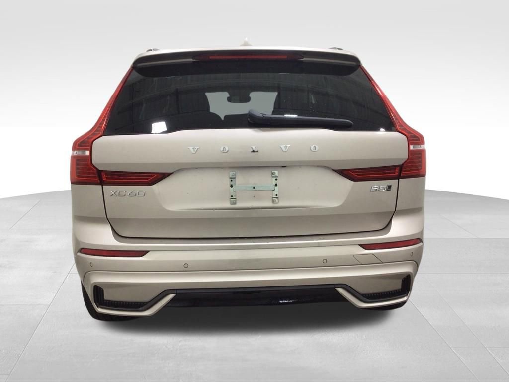 Used 2025 Volvo XC60 B5 Core image 24