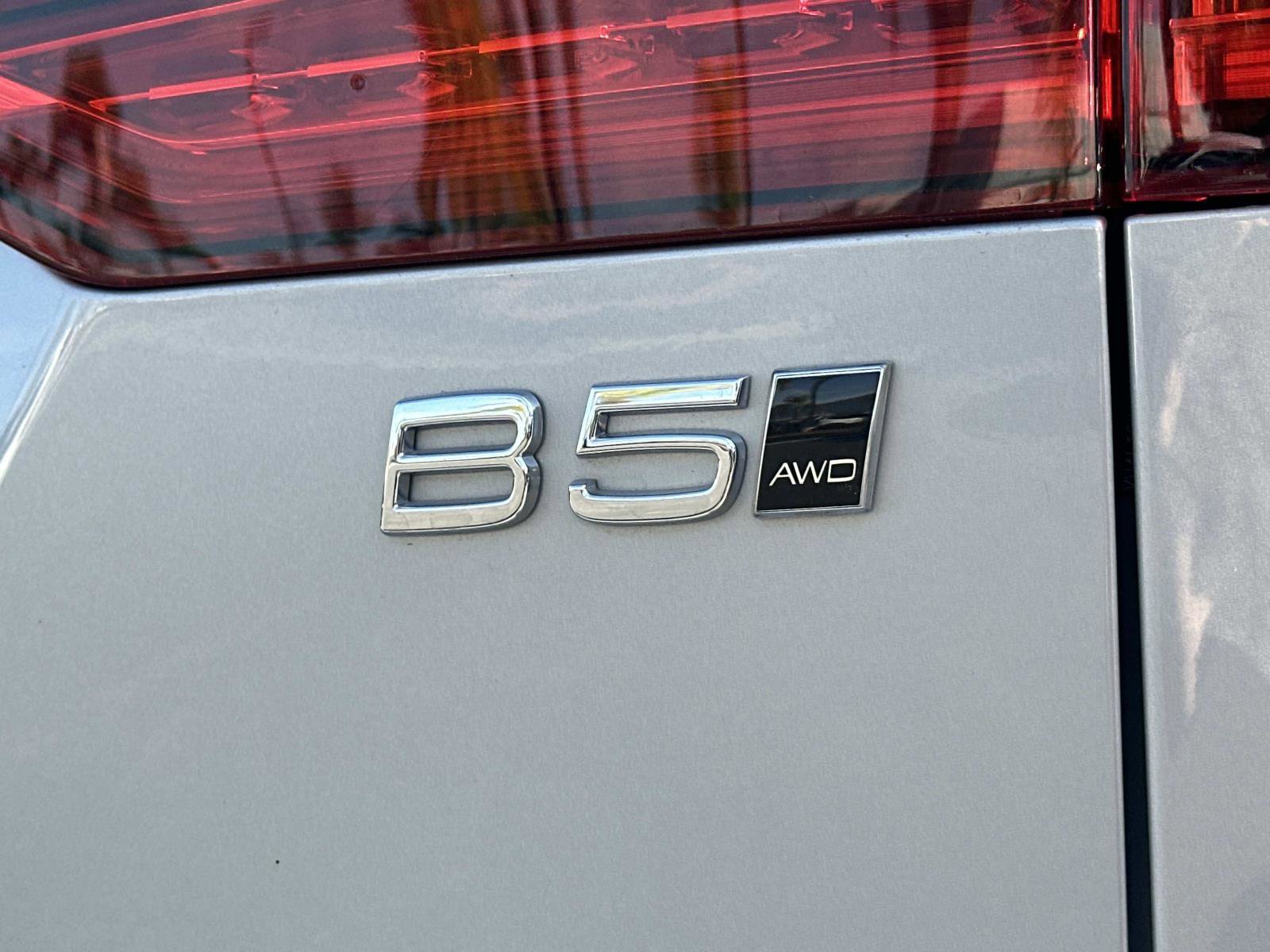 Certified 2025 Volvo V60 B5 Cross Country Plus image 28