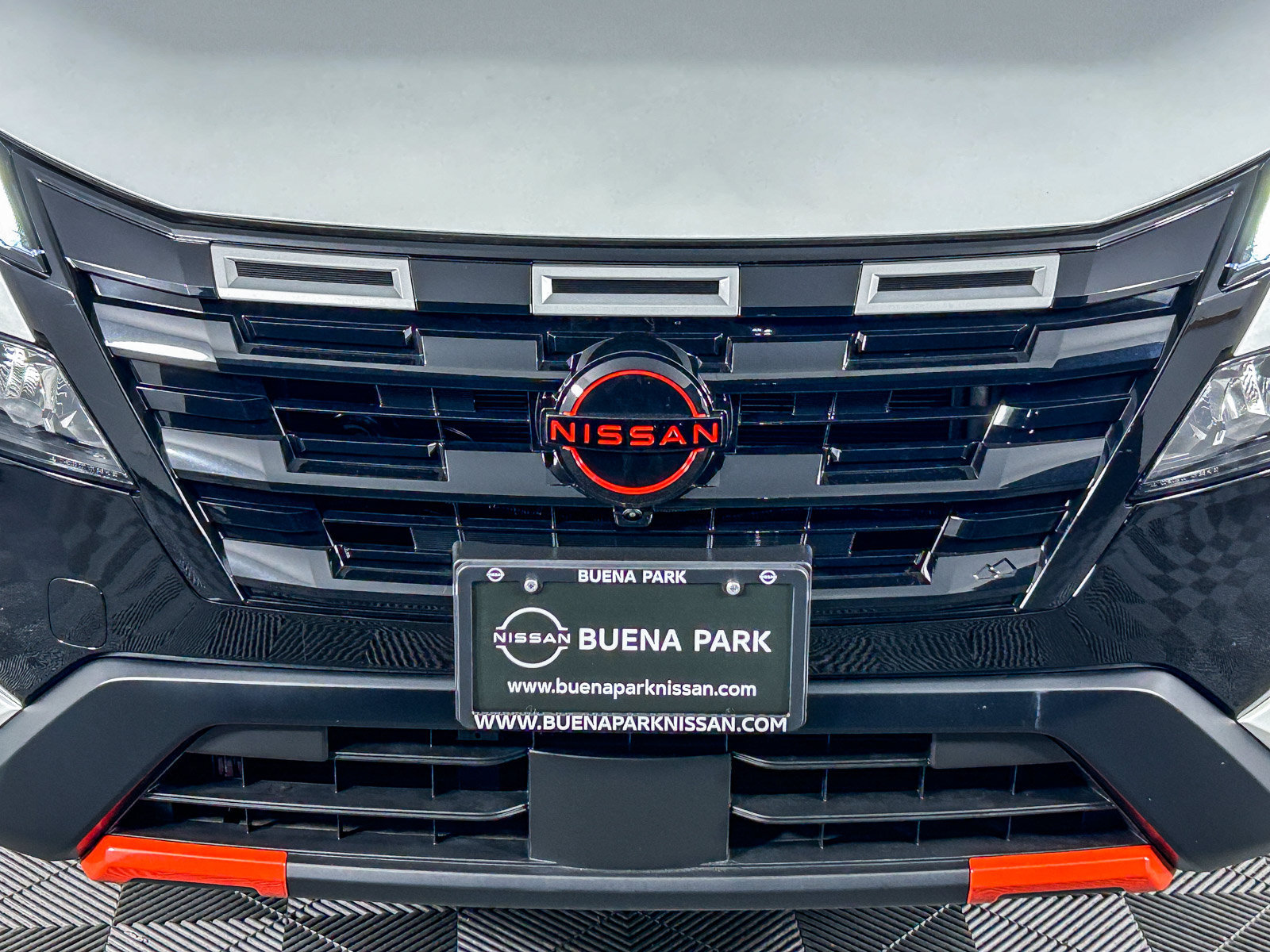 Certified 2025 Nissan Rogue SV AWD/4WD image 5