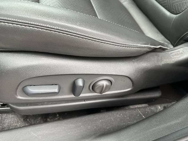 Used 2023 Buick Encore GX Essence w/ Experience Buick Package FWD image 16