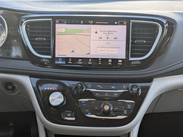 Used 2024 Chrysler Pacifica Limited image 24