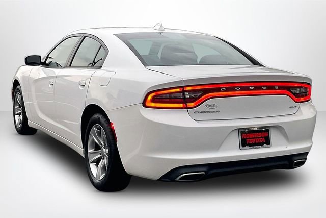 Used 2015 Dodge Charger SXT RWD image 12