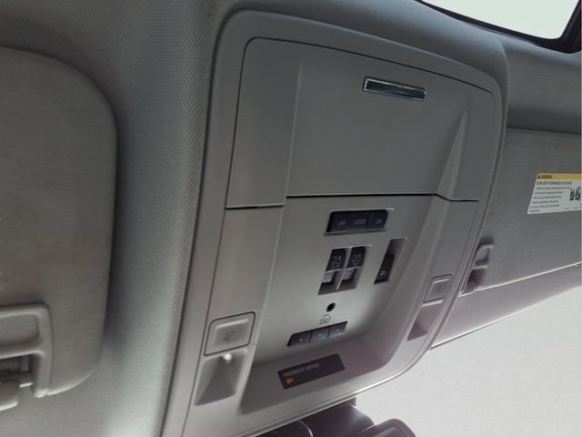 Certified 2018 Chevrolet Silverado 1500 High Country image 32