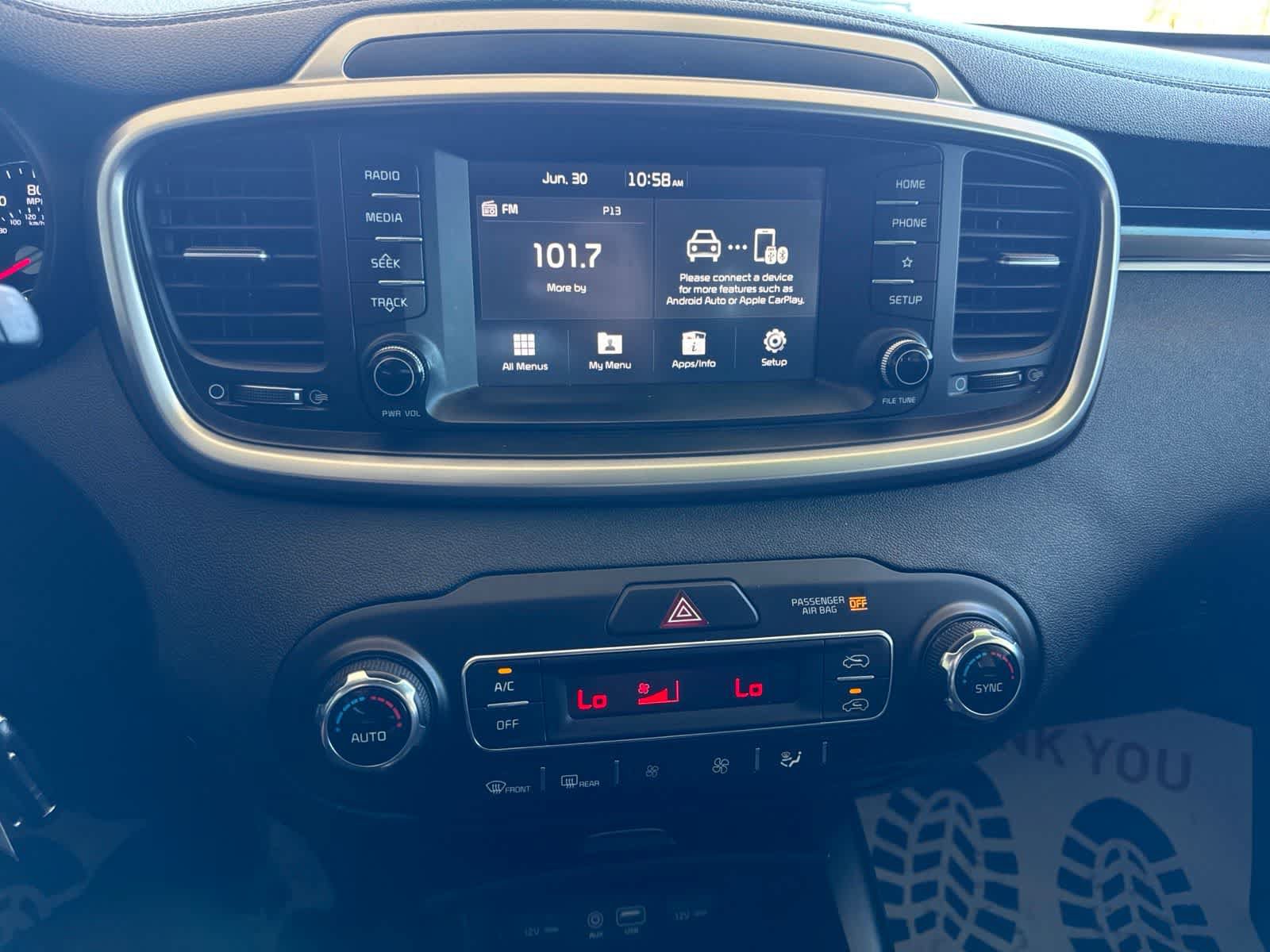 Used 2019 Kia Sorento FWD V6 image 16