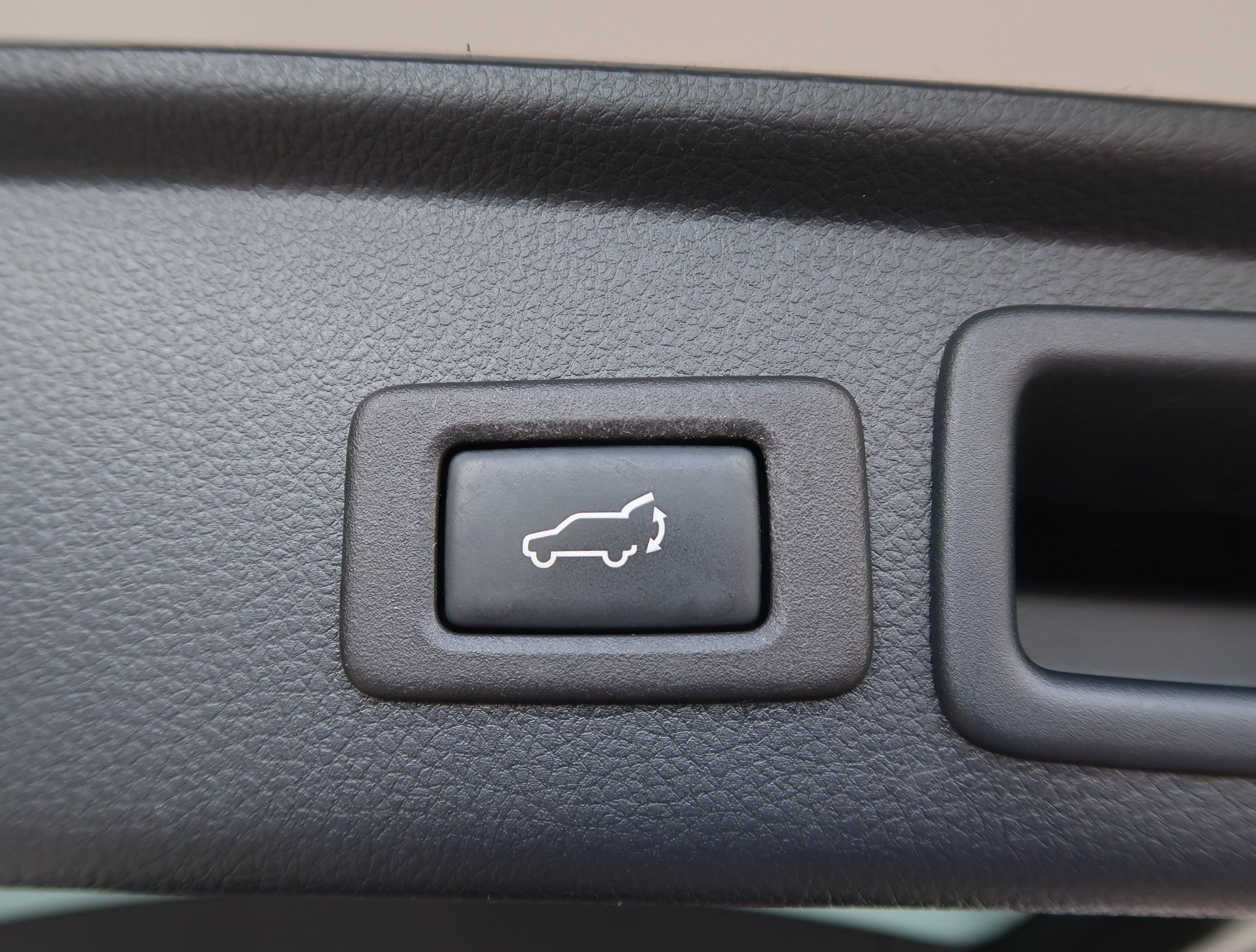 Used 2016 Subaru Forester 2.5i Touring w/ Eyesight & Navigation System AWD/4WD image 36