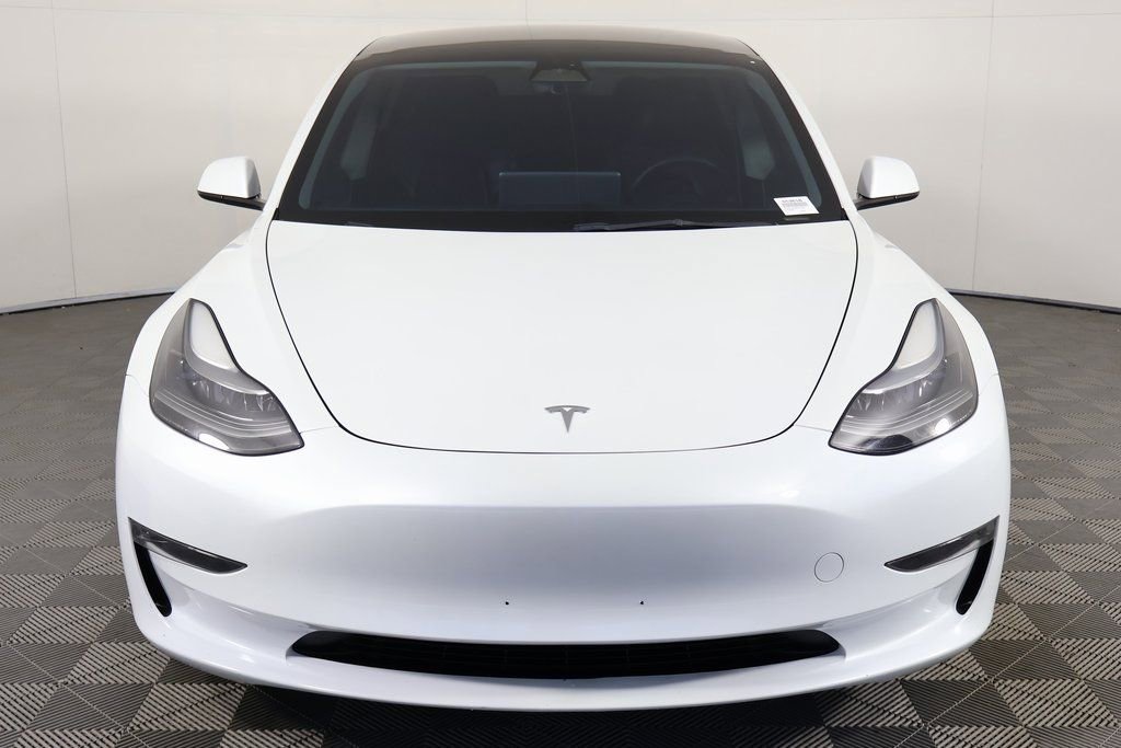 Used 2023 Tesla Model 3 Standard Range image 2