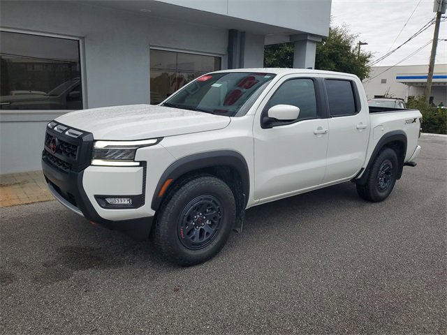 Used 2025 Nissan Frontier Pro-X image 11