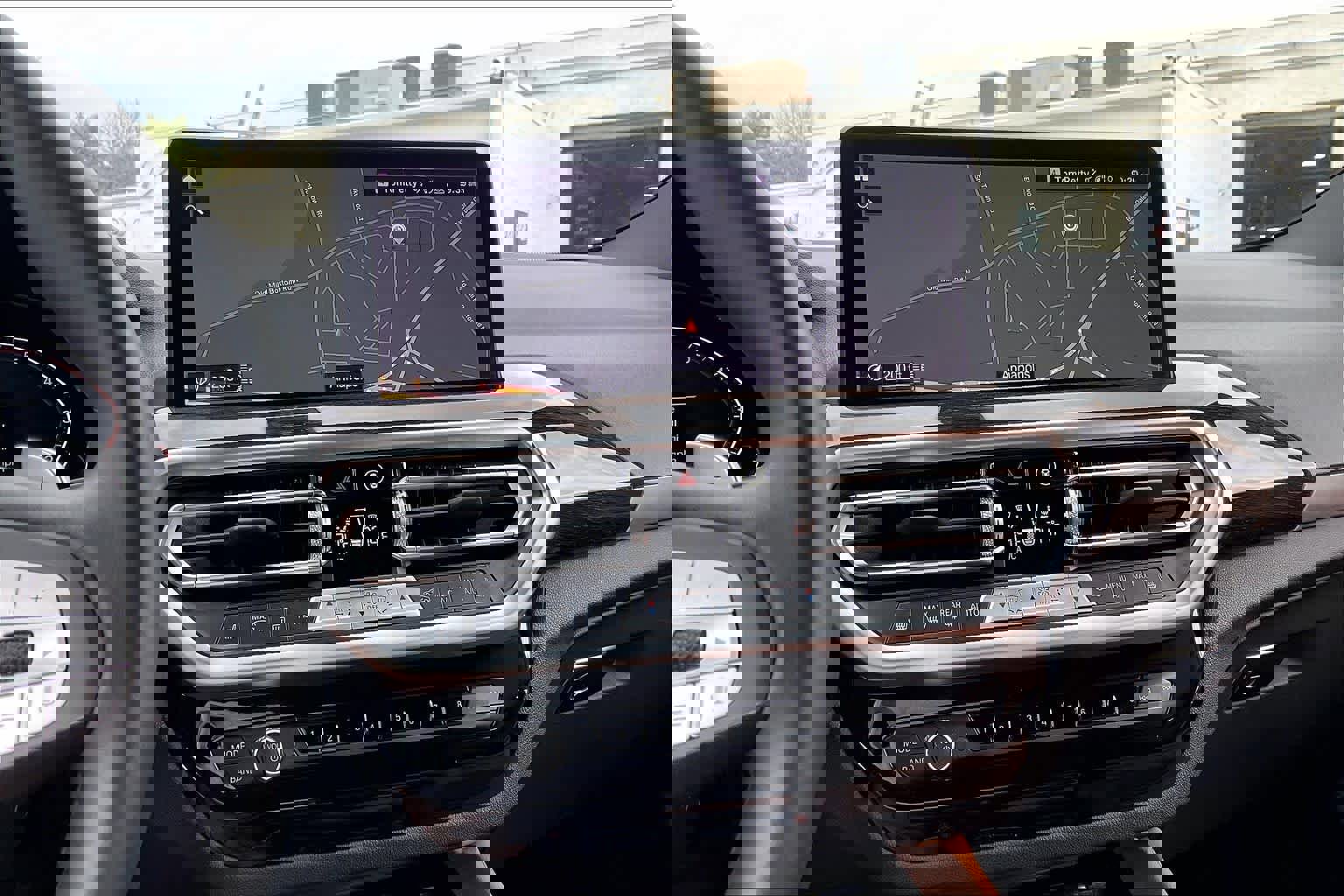 Used 2025 BMW X4 xDrive30i image 6