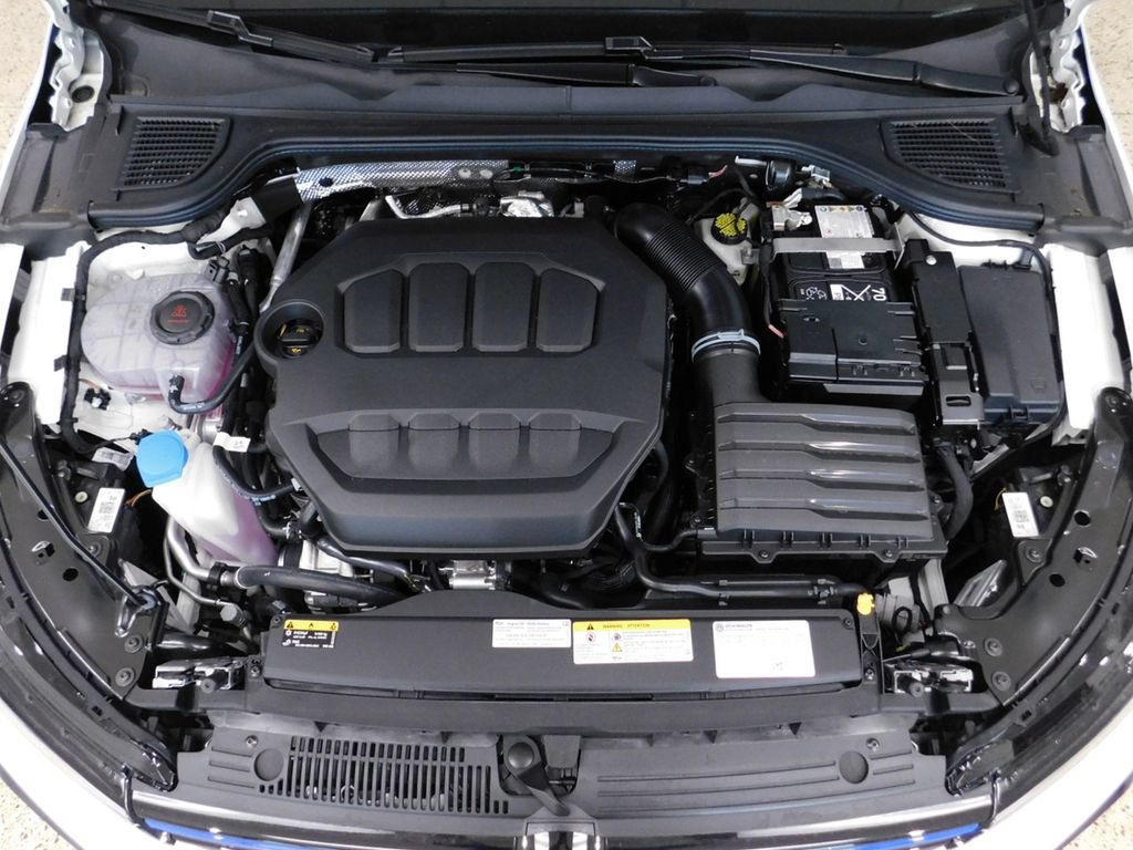 Used 2026 Volkswagen Golf AWD/4WD image 13