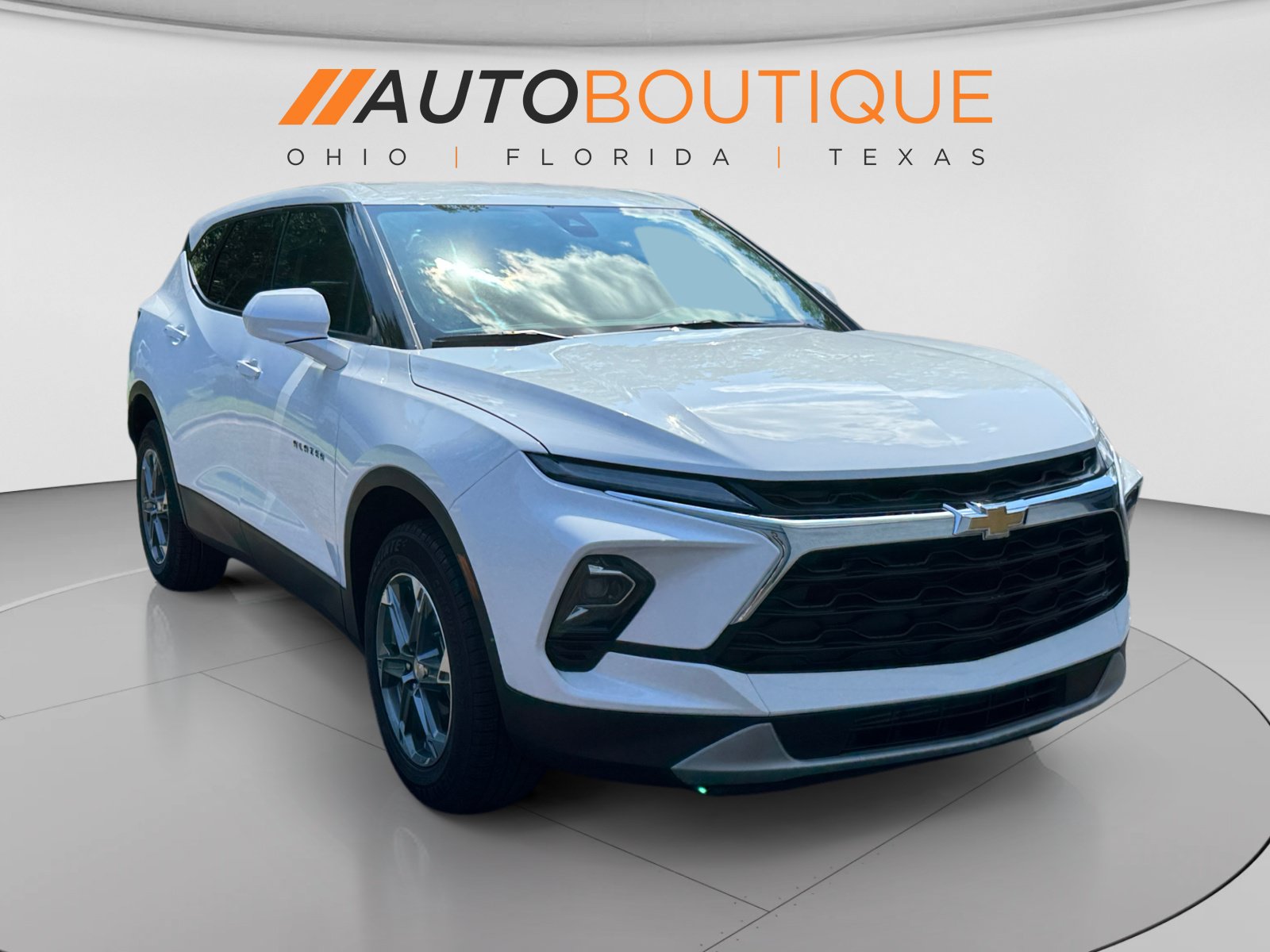 Used 2025 Chevrolet Blazer LT FWD image 8