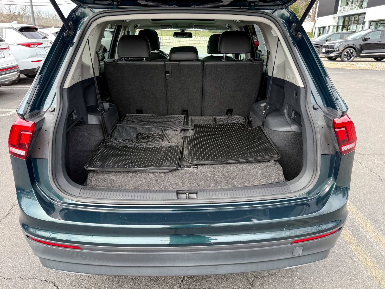 Used 2019 Volkswagen Tiguan SE w/ Panoramic Sunroof Package AWD/4WD image 38