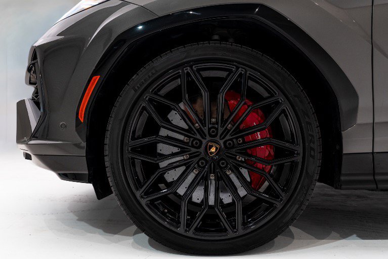 Used 2025 Lamborghini Urus SE AWD/4WD image 9