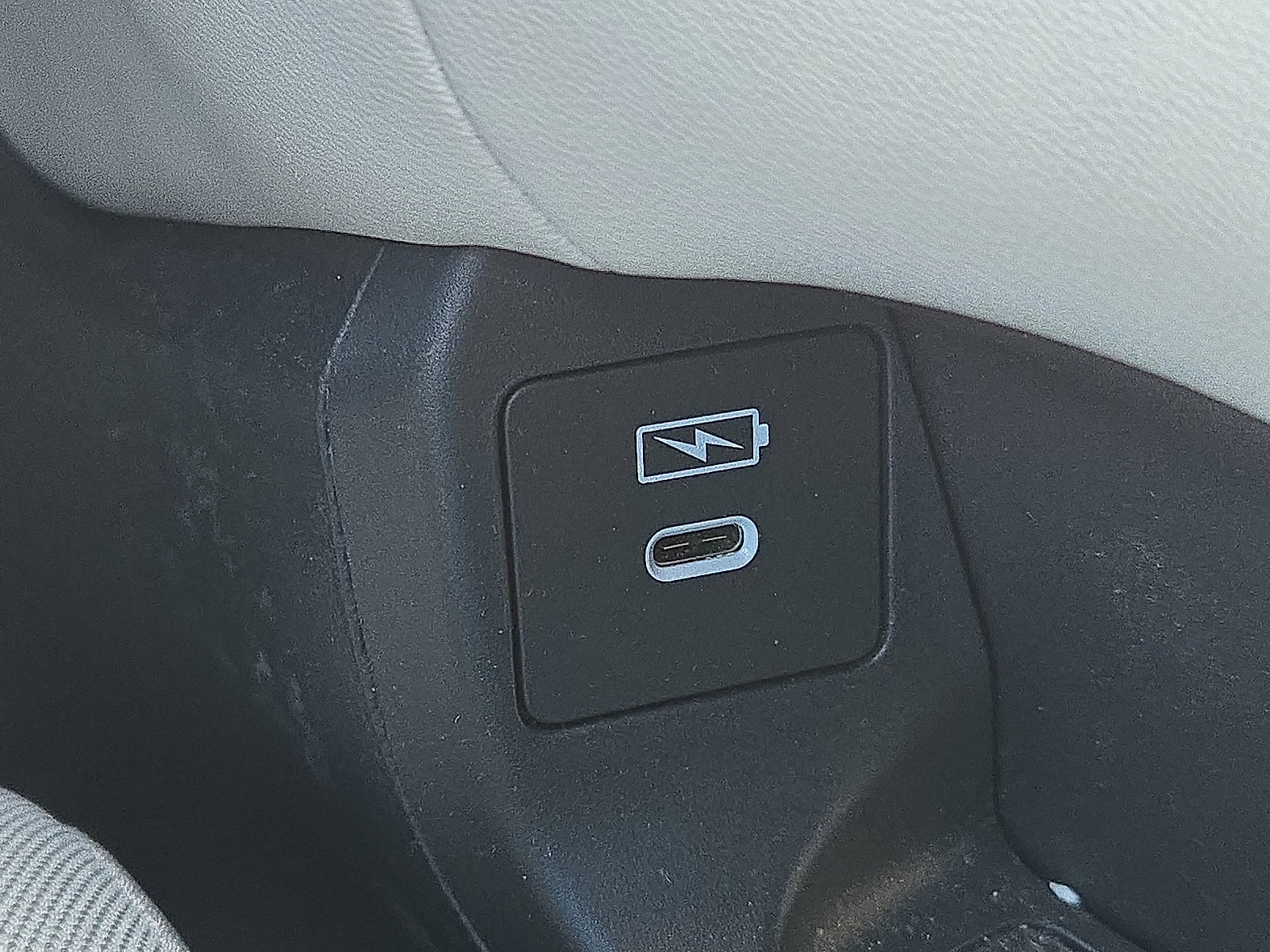 Certified 2024 Honda HR-V LX image 26