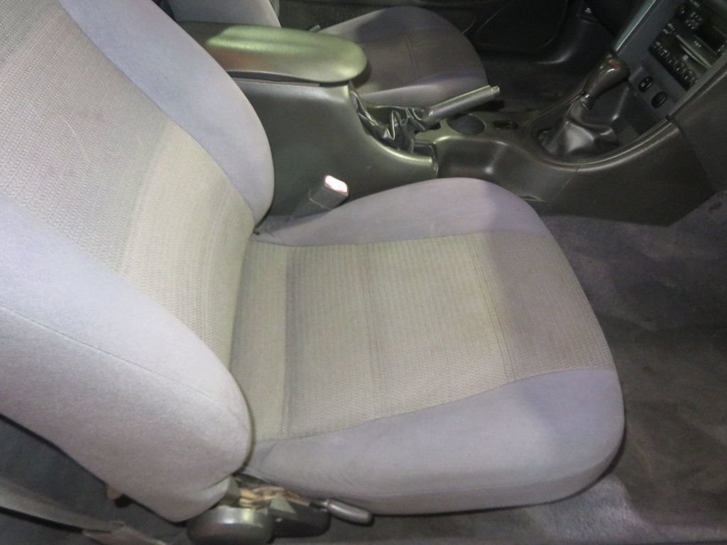Used 2004 Ford Mustang Coupe RWD image 24