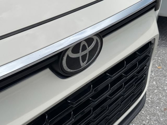 Used 2024 Toyota Grand Highlander XLE FWD image 11