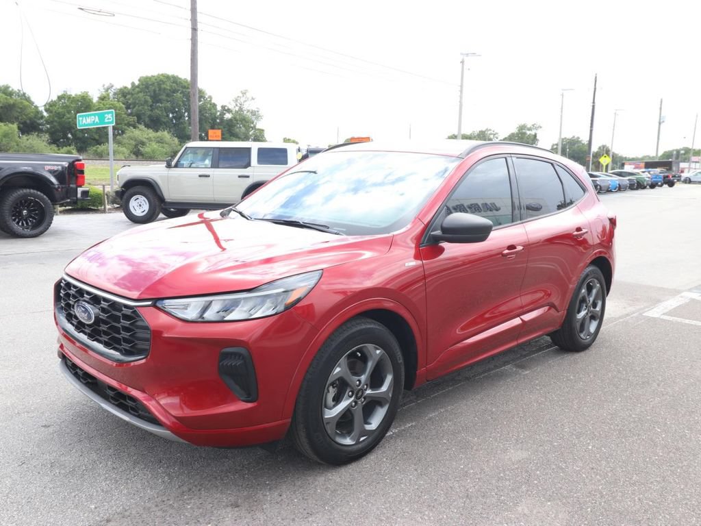 Used 2023 Ford Escape ST-Line w/ Tech Pack #1 FWD image 3