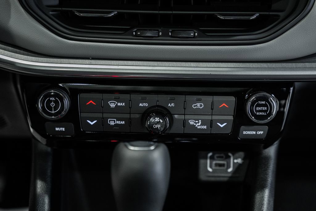 New 2026 Jeep Compass Limited w/ Sun, Sound & Navigation Group image 24