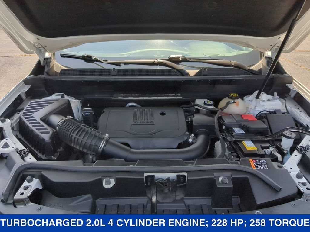 Used 2023 GMC Acadia SLT FWD image 32