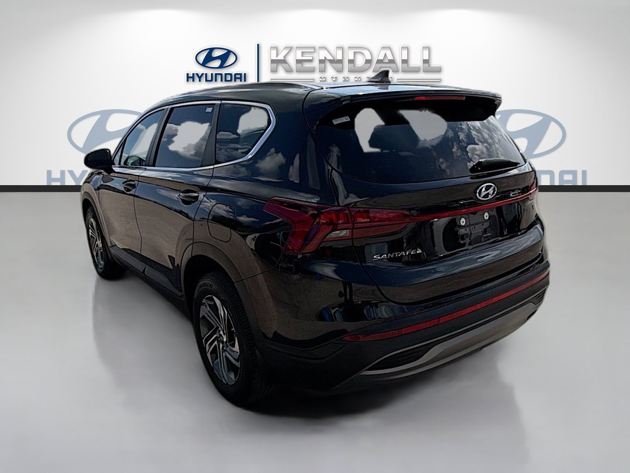 Used 2023 Hyundai Santa Fe SE FWD image 4