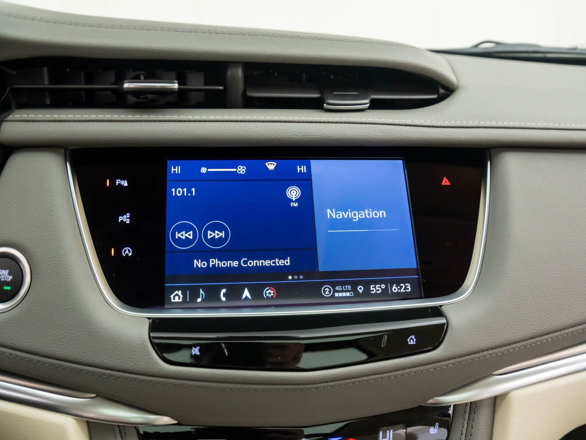 New 2026 Cadillac XT5 Premium Luxury w/ LPO, Floor Liner Package image 24