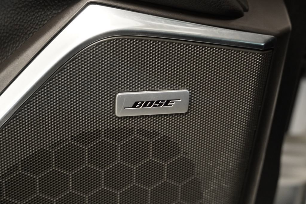 Used 2019 Cadillac Escalade ESV Luxury image 21