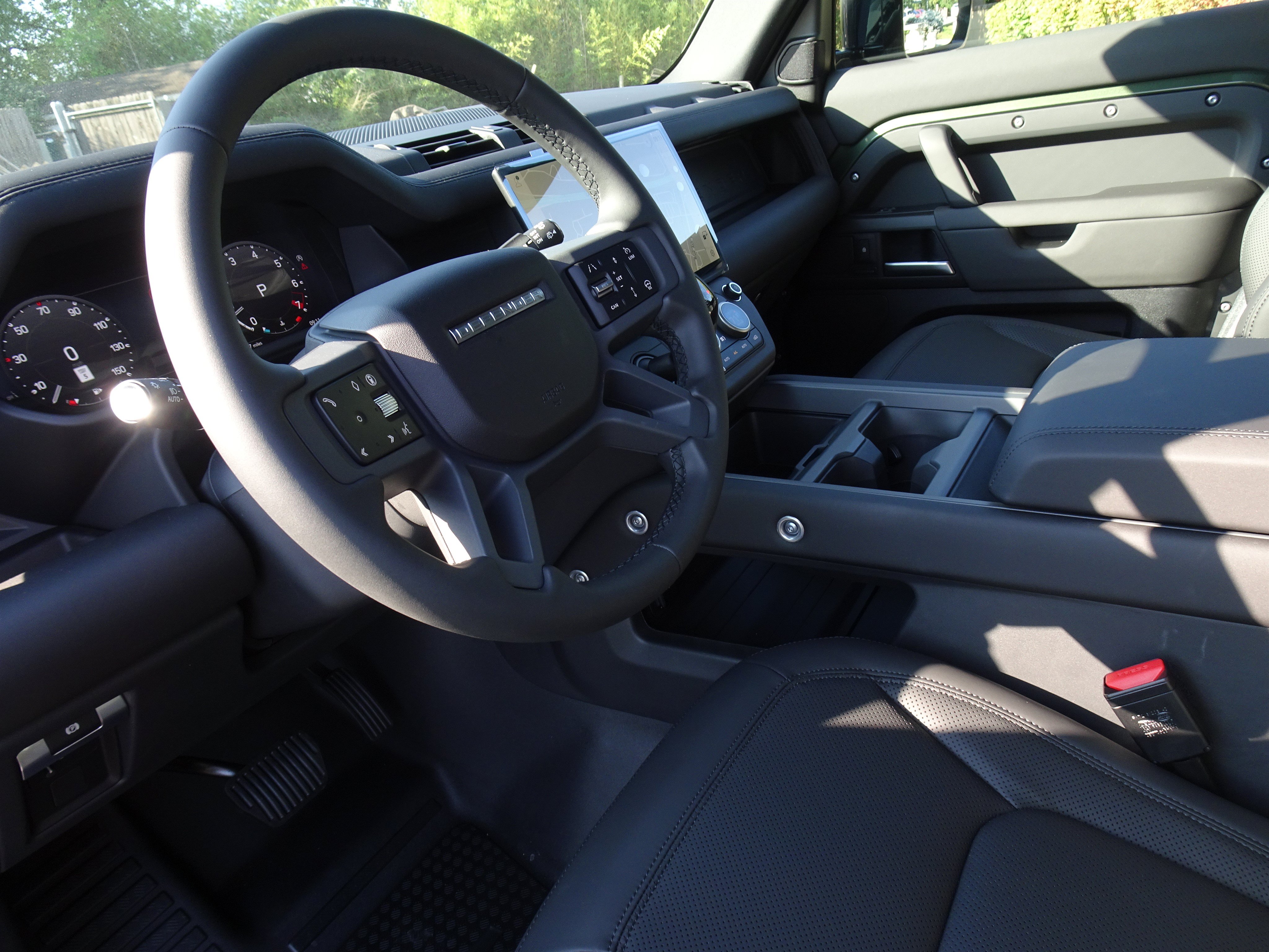New 2026 Land Rover Defender 110 S AWD/4WD image 17