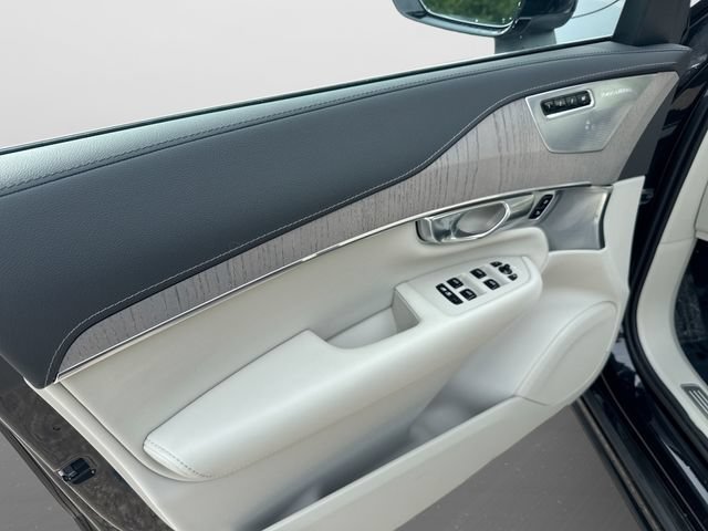 Certified 2024 Volvo XC90 B6 Ultimate w/ Lounge Package AWD/4WD image 19
