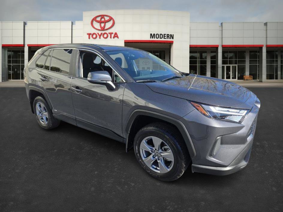Used 2025 Toyota RAV4 LE image 3