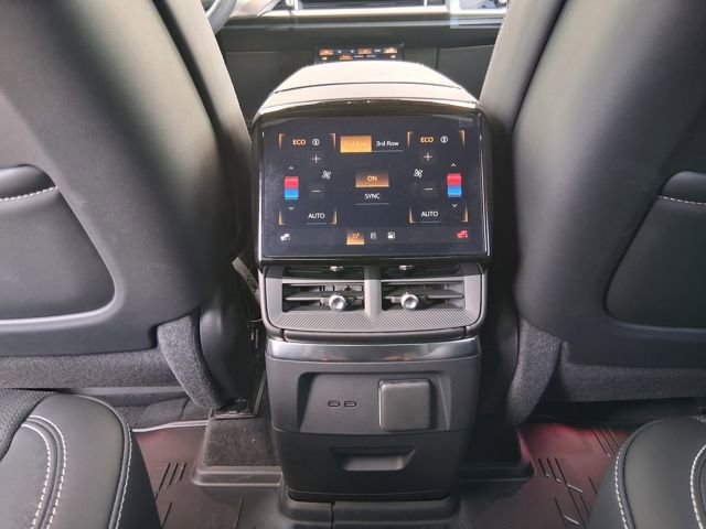 New 2026 Cadillac Vistiq Luxury image 29