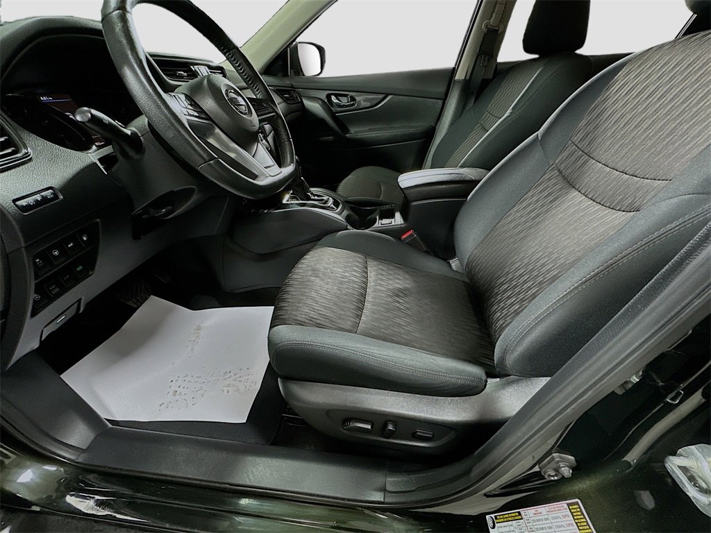 Used 2019 Nissan Rogue SV w/ Premium Package image 23