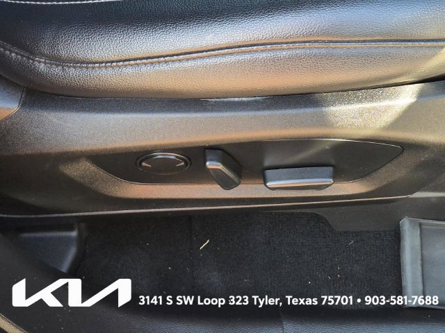 Used 2020 Ford Explorer XLT w/ Equipment Group 202A AWD/4WD image 15