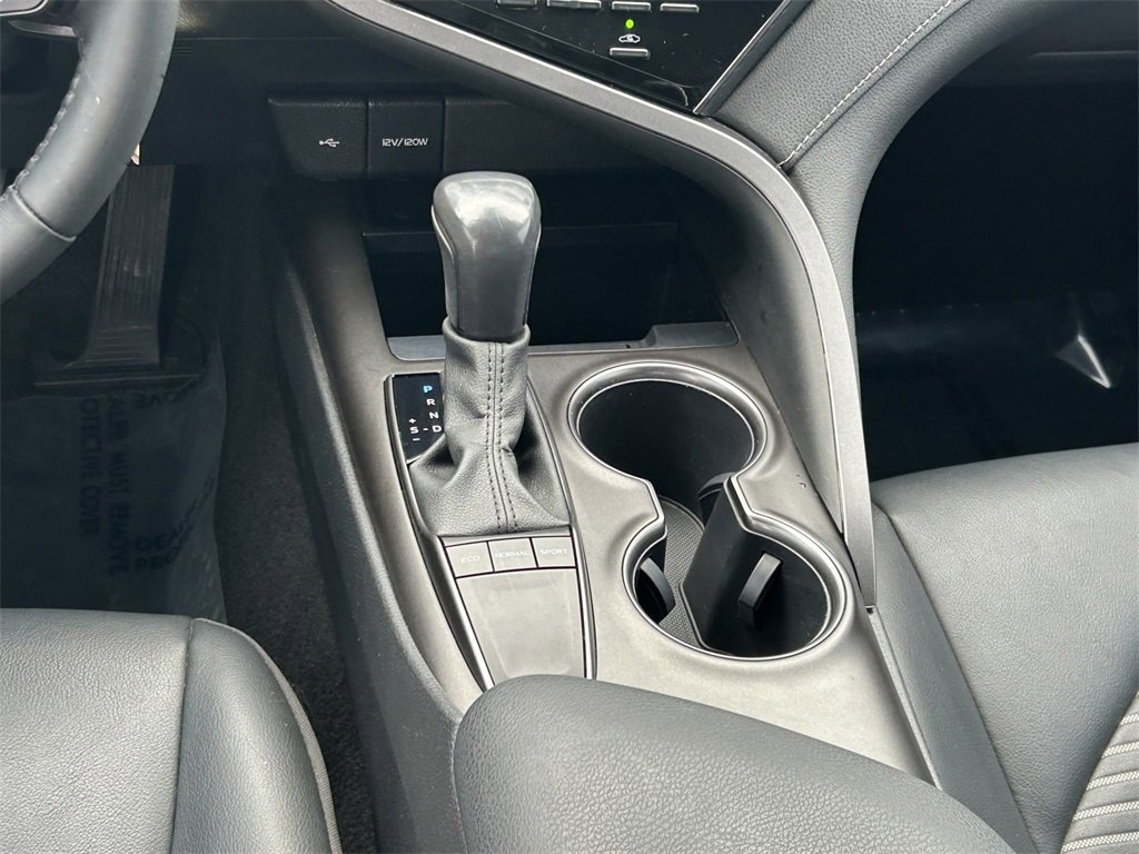 Used 2023 Toyota Camry SE image 19