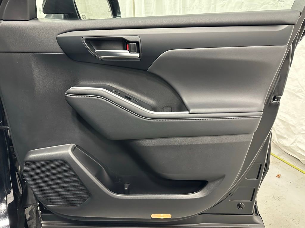 Used 2025 Toyota Highlander XSE AWD/4WD image 63