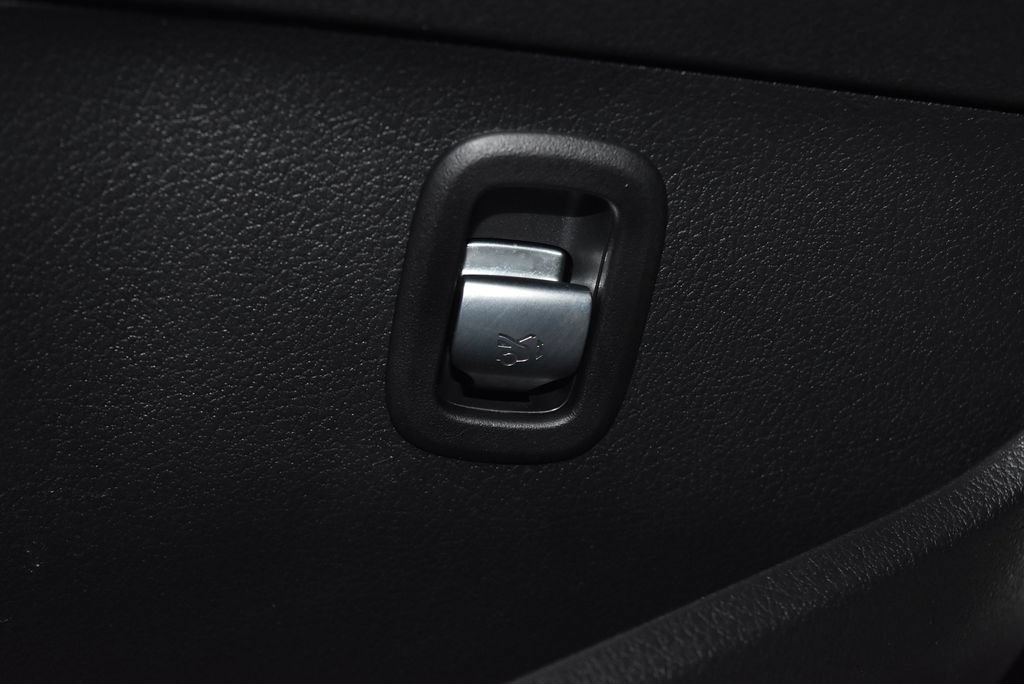 Certified 2025 Mercedes-Benz C 300 4MATIC Sedan image 7