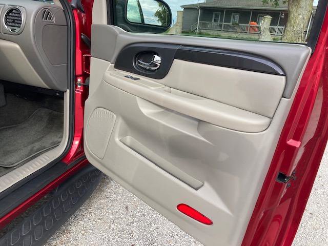 Used 2004 GMC Envoy SLE w/ Preferred Equipment Group image 36