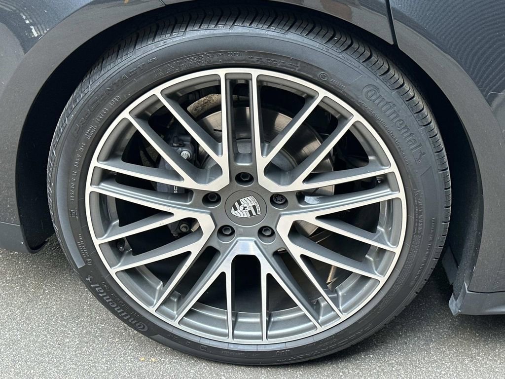 Certified 2024 Porsche Panamera 4 image 9