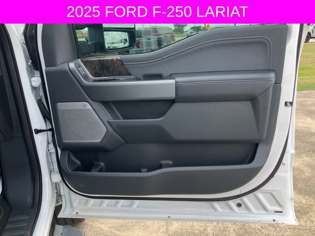 Used 2025 Ford F250 Lariat w/ Chrome Package image 14