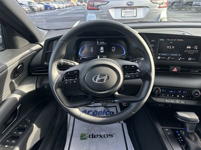 Certified 2025 Hyundai Elantra Sport image 14
